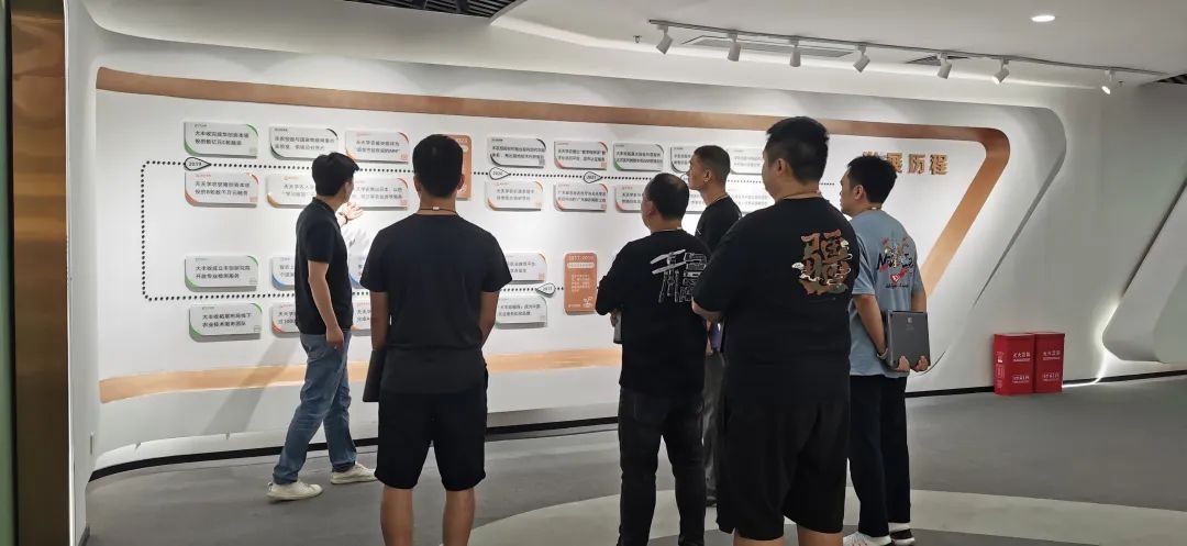 大疆農(nóng)業(yè)負(fù)責(zé)人石仁利一行到豐農(nóng)控股參觀交流
