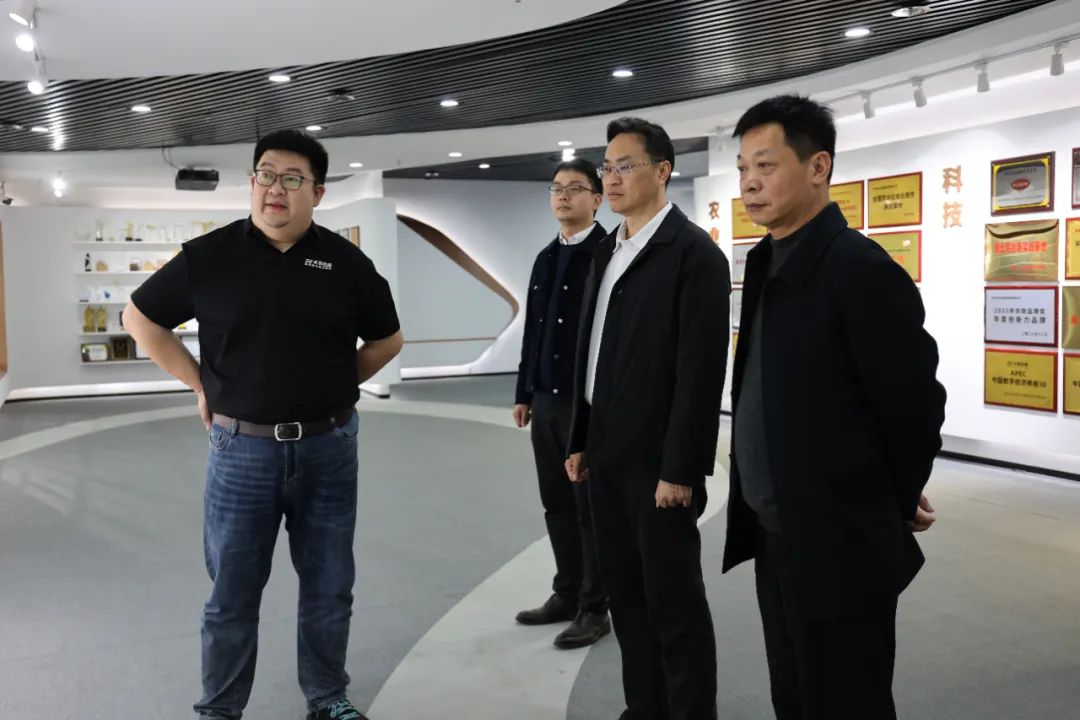 清遠市委常委林科聰率隊到訪豐農控股，推進深化政企合作